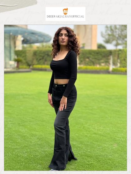 The full look, showing how a great textured haircut can make your curls speak confidence. The shape and volume are perfectly balanced.