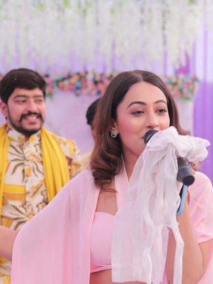 A fun, candid moment from a game at a daytime wedding event. My goal is to create an atmosphere where everyone feels comfortable letting loose and having fun.