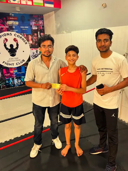Victory comes in many forms. Here, one of our youngest members won our internal plank competition, outlasting even the older kids. I build that mental toughness from day one.