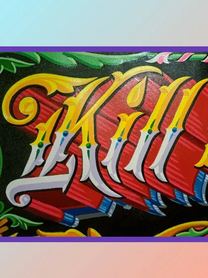 Another detail of the "Kill" lettering.
