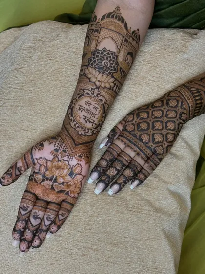 A full view of the custom Bengali design, paired with a floral pattern on the palm.