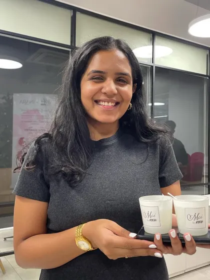 We love bringing the joy of candle making to corporate events. Here's another team member from Nykaa with her hand-poured creation.