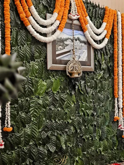 For a wedding in Coorg, what could be more personal than using leaves from the bride's family coffee estate? This backdrop was a tribute to her roots, creating a sustainable and deeply meaningful setting for the ceremony.