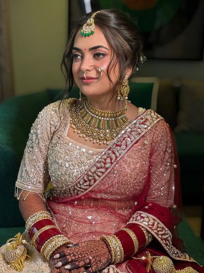 The bride looks poised and beautiful from every angle, thanks to a hairstyle that is both secure and stunning.