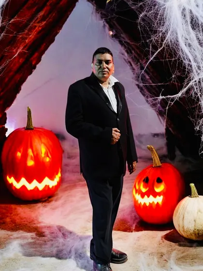 A spooky portrait for a Halloween-themed event. I enjoy dressing up and adapting my persona to fit any occasion.