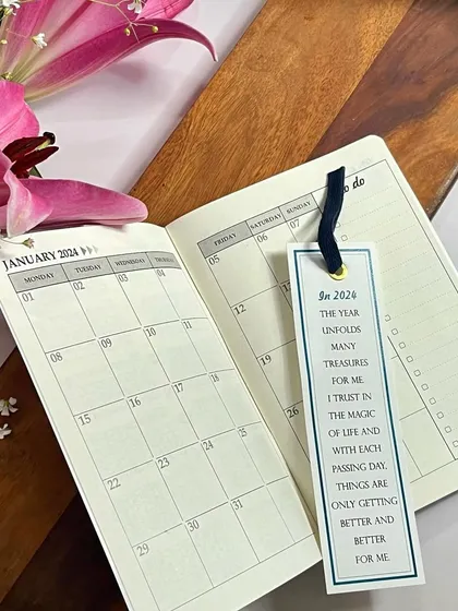 The inside of our pocket planner shows a month-at-a-glance view and a to-do list. It’s compact but gives you all the space you need for your most important plans.