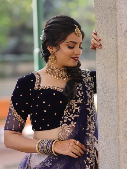 A graceful pose from Vinaya's engagement shoot. The simple yet stunning choker is a versatile piece, perfect for many different occasions.