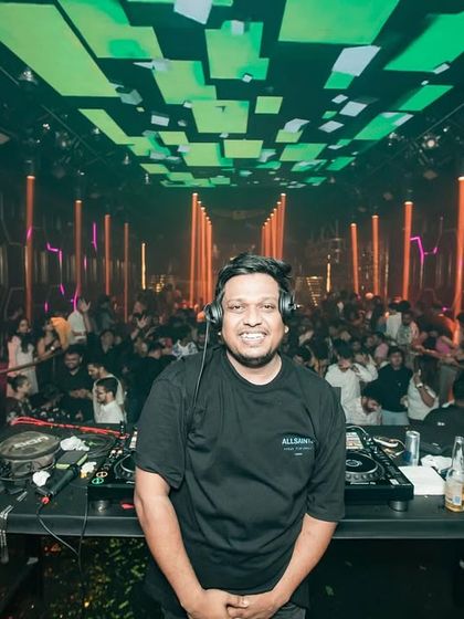 Behind the Decks photo 7