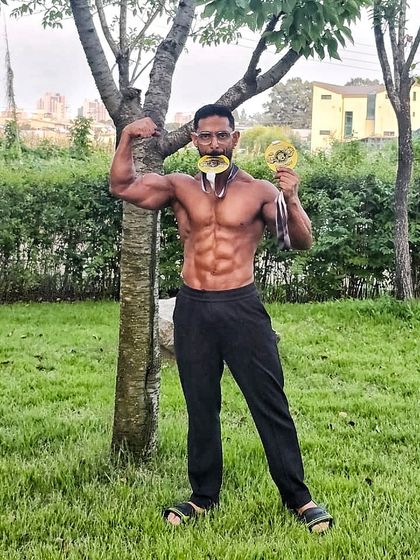 V Saveen - Personal Training & Body Transformation My Bodybuilding Journey: I Practice What I Preach photo 9