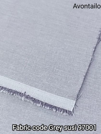 This is a grey Susi Izaar fabric. Made of soft cotton, it is easy to iron and can be paired with either a pehran or a saya kurta.