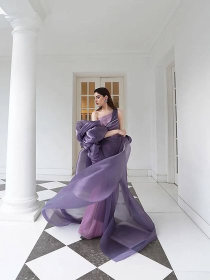 Sculptural Gowns & Cocktail Glam photo 15