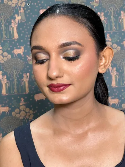 Another view of the golden smokey eye. The shimmer adds a beautiful dimension, making it perfect for an evening party or festive event.