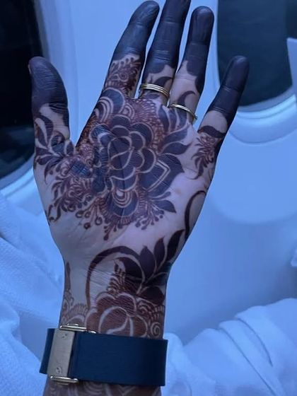 The henna stain looking just as rich and dark on the journey home. This shows the longevity and quality of the natural paste I use.