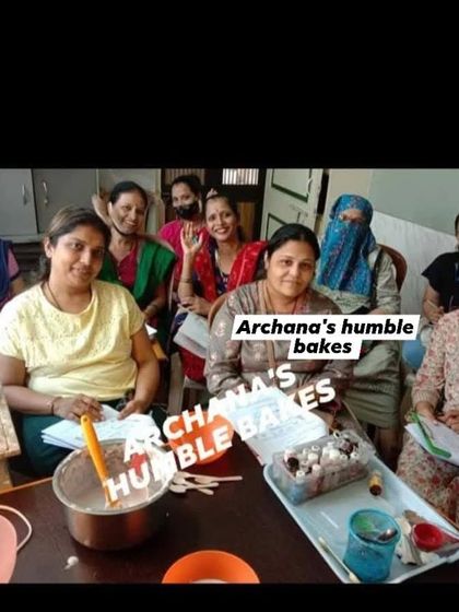 Learning is a community activity. Here, students are taking notes and getting ready for the hands-on part of our cake decorating class.
