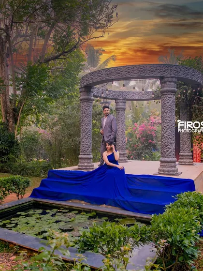 Another beautiful shot at the stone gazebo, showing its versatility for creating grand and romantic pre-wedding photos.