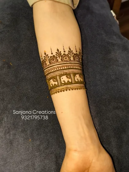 A close-up of the traditional elephant band I created for my Japanese client. A perfect souvenir from her trip to India.