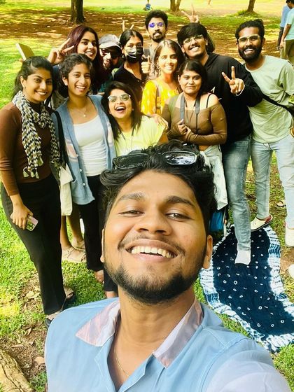 A happy selfie with the group. These workshops are as much about the people I meet as they are about the art we create. Njngal pwoliyalle guys?