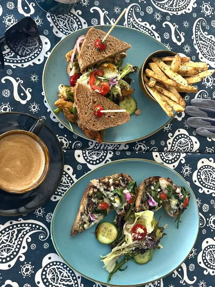 The perfect pairing of golf and European cuisine. Enjoy a delicious meal of sandwiches and bruschetta after your practice session.