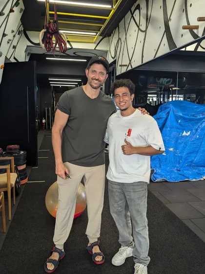 It’s not every day you get to work with your childhood hero. I had the amazing experience of creating custom murals for Hrithik Roshan's gym. This collaboration was a dream come true and shows how art can elevate any personal space.