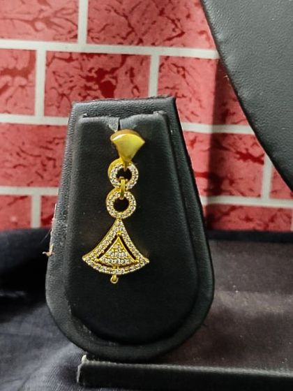 The matching earring for the geometric set, simple and chic.