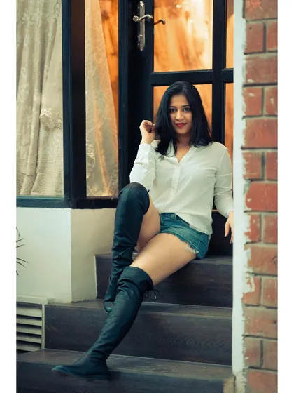 Another great shot from the doorway series, showing how we can work a single location to get a variety of looks and moods.