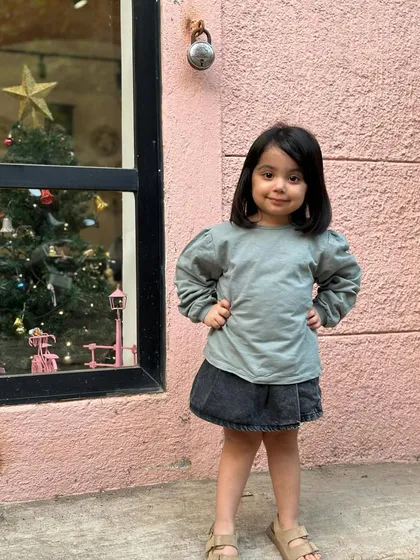 A full view of this adorable client and her new haircut, just in time for the holidays.