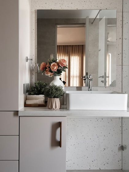 Aakriti Saraf Design - Full-Service Residential Interior Design Modern Bathroom Sanctuaries photo 19