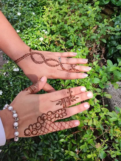 This shows how you can mix and match different minimal patterns for a unique look.