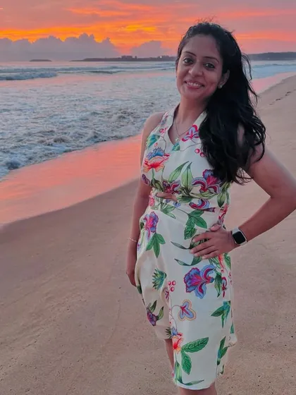 The perfect sunset moment captured with our happy client in a custom floral halter dress. We designed this piece to be light, breezy, and comfortable, making it the ideal choice for a beach vacation or a summer day out.