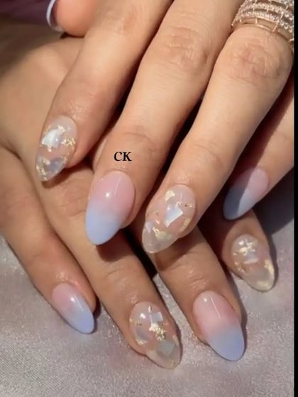 A closer look at the beautiful blue ombre and shell design.