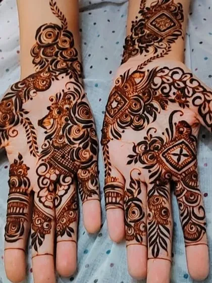 A symmetrical view of the floral and cutwork design, showing its balanced and intricate pattern.
