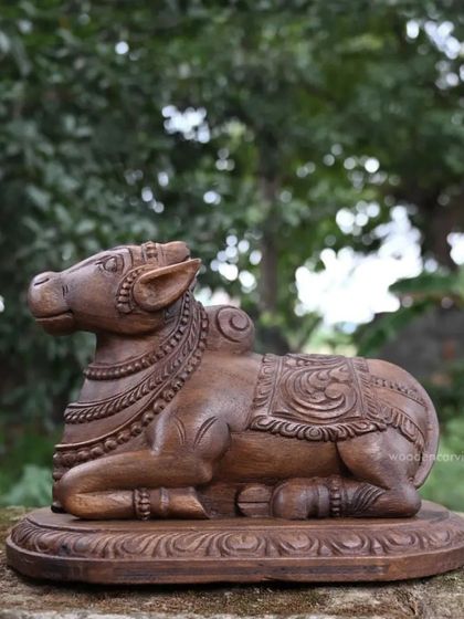 A front-facing view of the Nandi sculpture, capturing its patient and devoted expression.