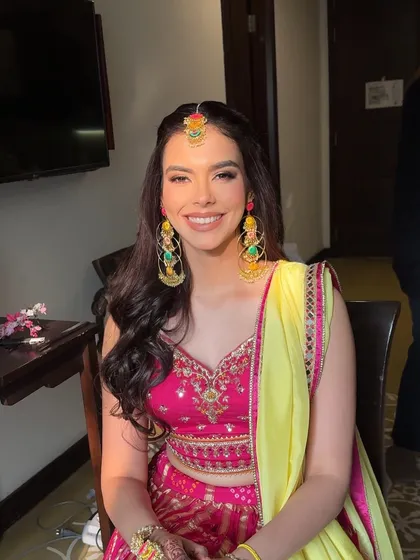 The final Mehendi look. Radiant, happy, and colorful, just as it should be.