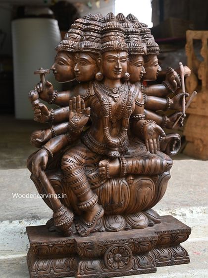 A full view of the 36-inch Panchamukha Gayathri Devi, a truly complex and stunning piece of wood carving.