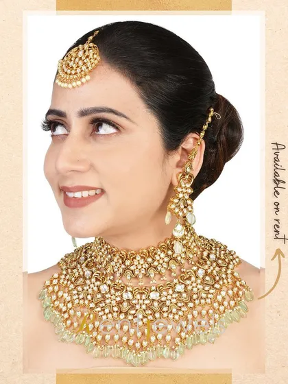 A closer look at one of my favorite heavy bridal chokers. The dense Kundan work and mint green bead drops create a look of pure luxury. Available to rent for your special day.