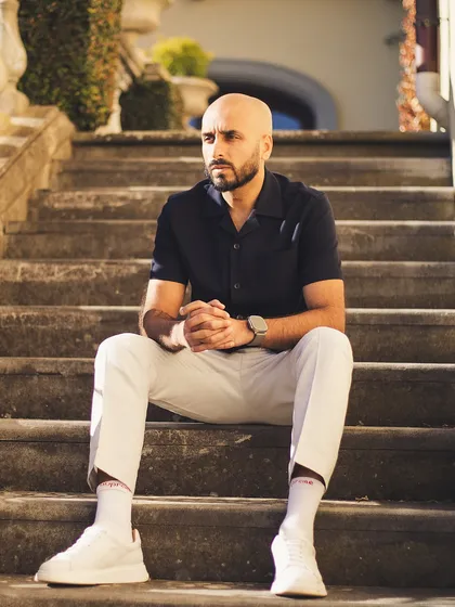 Taking a seat on the stone steps of the Tuscan villa. The history and character of these venues are incredible.
