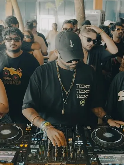 In the mix at a packed daytime party at Noise Goa. You can see the crowd is fully into the groovy, sun-drenched techno vibe.