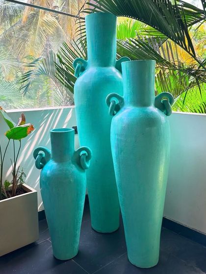 A duplicate image of the stunning Del Mar planter trio.