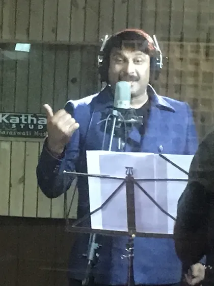 Bhojpuri superstar and singer Manoj Tiwari ji during a vocal recording session. The view from our control room allows for seamless communication between the artist and our sound engineering team.