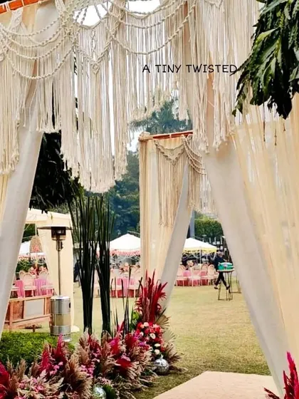 Imagine walking into your wedding through a gate made of dreams. I was so honored to create this 7-foot macramé arch for a special wedding event. It’s moments like these that fill my heart, turning a celebration into something truly magical.