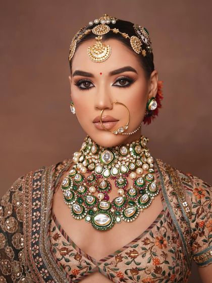 A direct and captivating portrait of this modern yet traditional bride.