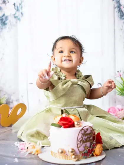 Milestone Birthdays & Cake Smash Fun photo 5