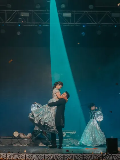 The spotlight finds the couple during their Sangeet performance. We design glamorous evenings filled with energy and emotion, coordinating choreography, stage design, and special effects to create a truly cinematic experience for you and your guests.