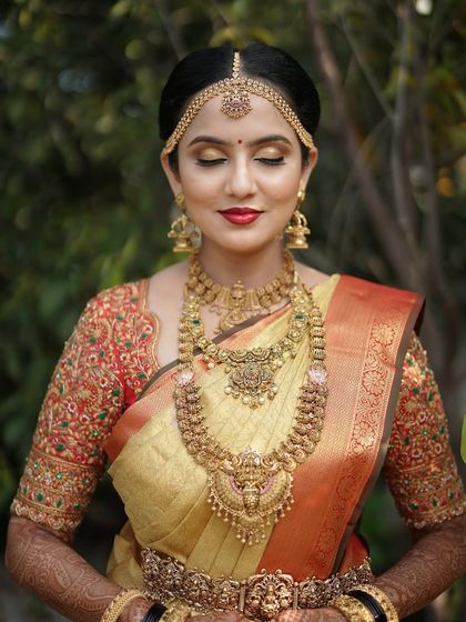 Anthariya by Nidhi Gowda - Custom Bridal & Occasion Wear Grand Bridal Sarees & Muhurtham Wear photo 3