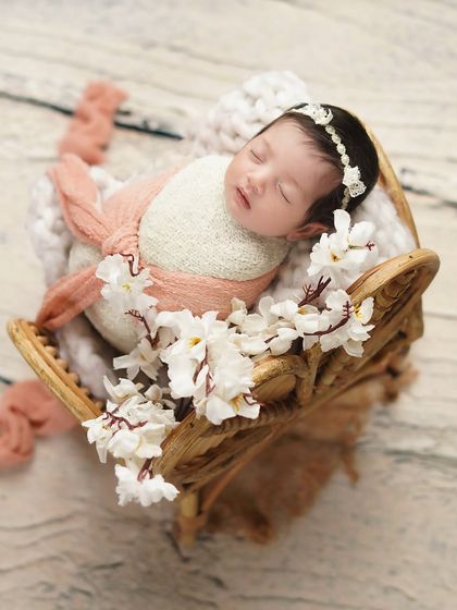 Newborn Portraits: The First Few Days photo 35