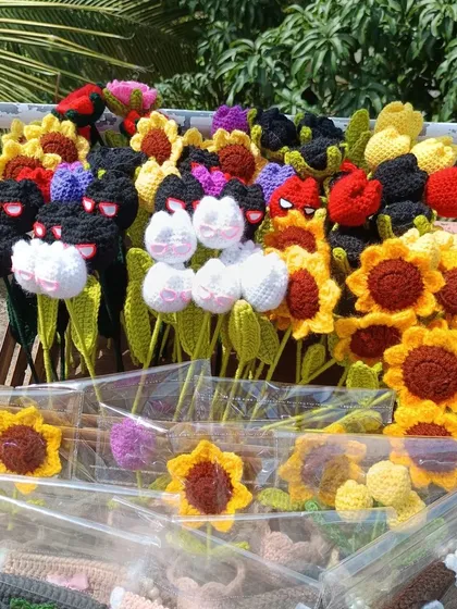 A large order featuring the custom Spiderman tulips alongside classic sunflowers.