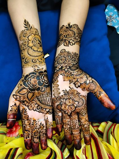 Hajira Mehendi Artist - Mehndi Art Classes & Workshops Festive & Party Henna photo 13