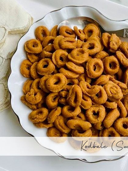 A bowl of my small Kodbale, freshly made. These savory rings are made with rice flour and gram flour and seasoned with red chillies for a satisfyingly spicy kick.