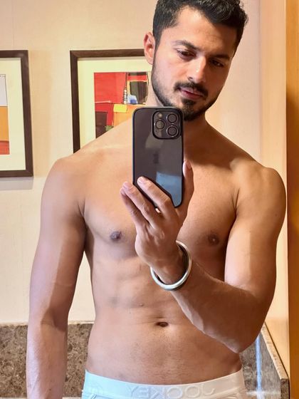 Wake up, work out, level up. This is the simple mantra. The physique is just the byproduct of the discipline you build each and every day.