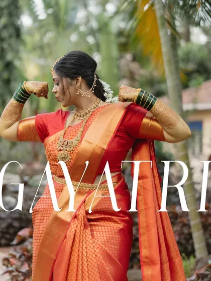 A portrait that is both strong and beautiful. Gayatri, in her traditional Maharashtrian bridal saree, playfully flexes, showing her personality and strength.